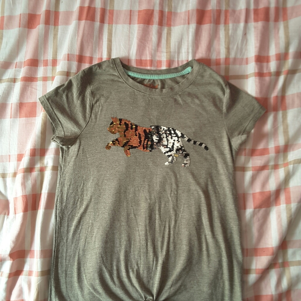 Cat and Jack t-shirt sequin tiger silver gold